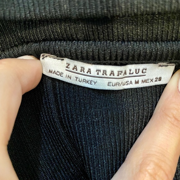 Zara Trafuluc Black V-neck Crop Top - Picture 4 of 4